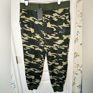 TRUE RELIGION camouflage joggers. Woman size extra large. NWT